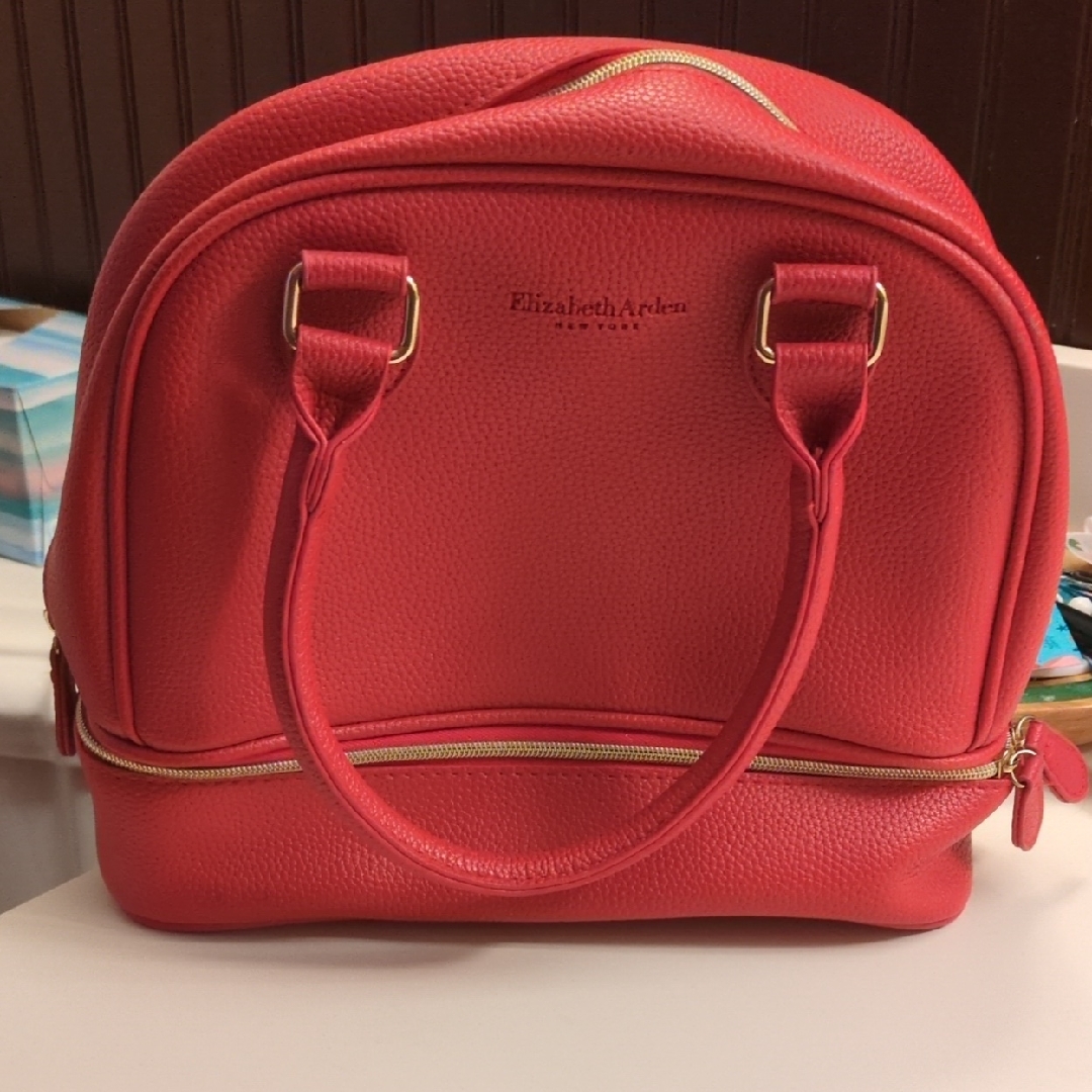 Elizabeth Arden Redwomens Bag